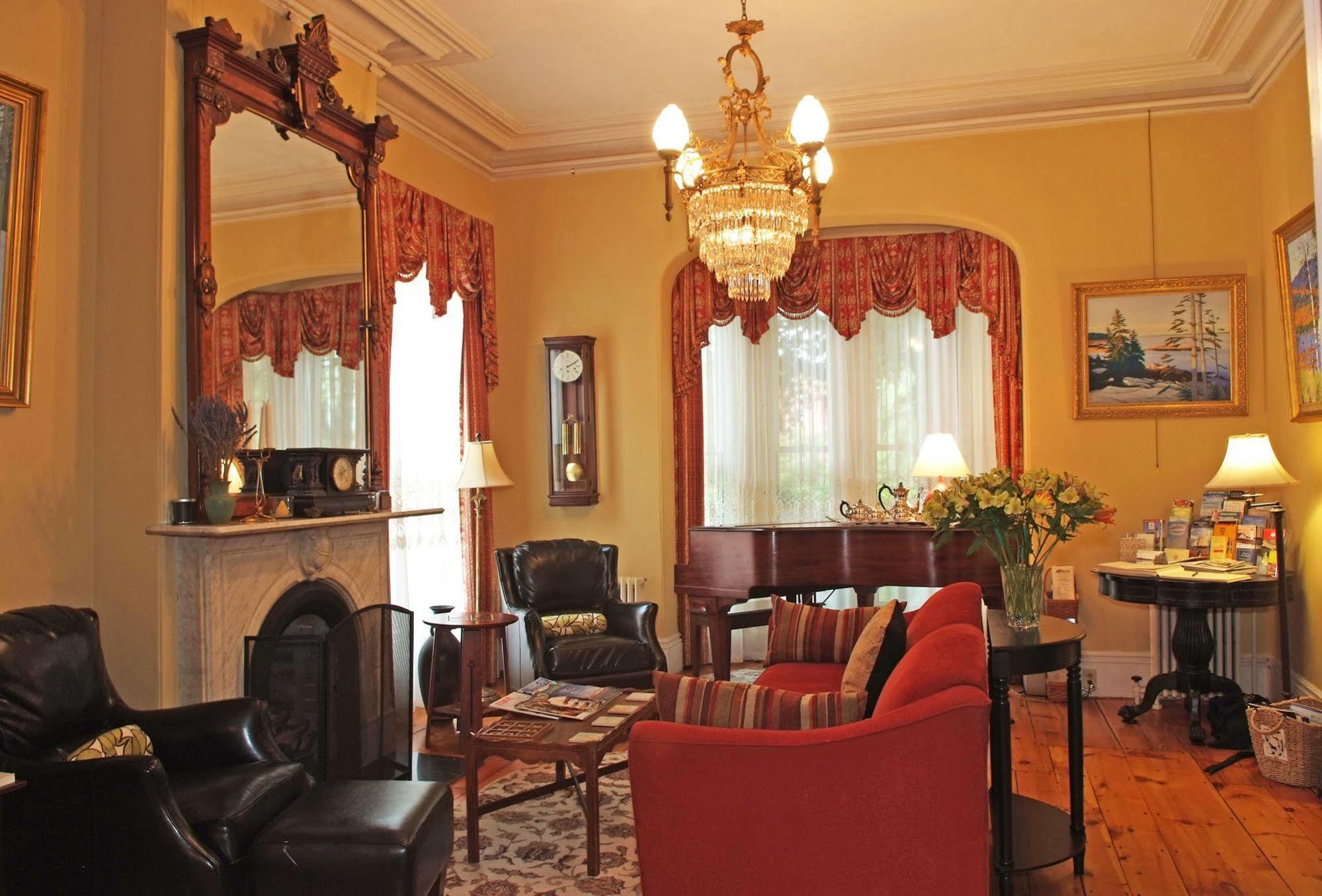 Blind Tiger Portland - Carleton Street Guest House Bagian luar foto